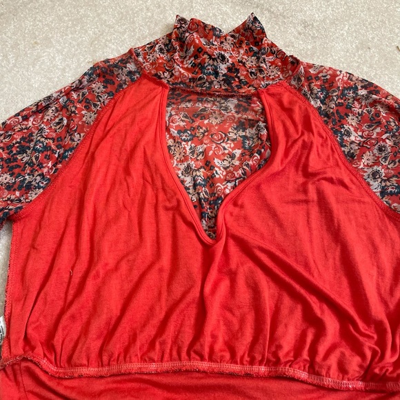 Urban Outfitters Orange Mesh Floral Top Size S - Picture 6 of 7